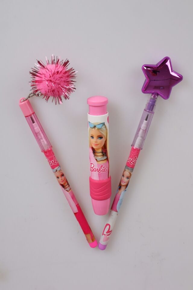 x Dekomus Lisanslı Barbie Ponponlu Geçmeli Kalem,Ponponlu Geçmeli Kalem ve Basmalı Silgi Seti