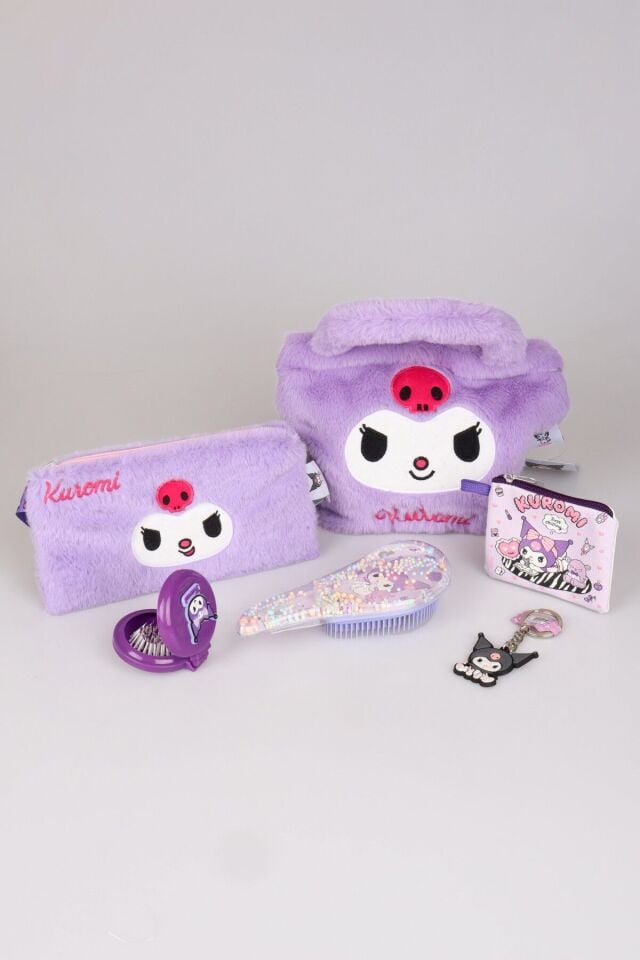 DEKOMUS İLE LİSANSLI YENİ SEZON KUROMI PELUŞ BASIC KOL ÇANTASI,EL ÇANTASI,PARA ÇANTASI,AYNALI SAÇ FIRÇASI,TARAK VE ZİNCİRLİ ANAHTARLIK SETİ