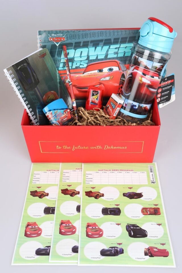 LİSANSLI CARS GIFT BOX 11 PARÇA OKUL ÇANTASI,KALEM ÇANTASI,500 ML MATARA VE KIRTASİYE SETİ