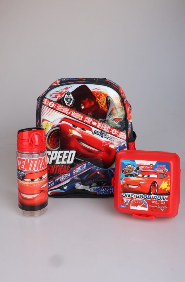 DEKOMUS İLE LİSANSLI CARS KÜÇÜK BOY 32 CM TEK BÖLMELİ ANAOKULU ÇANTASI,500 ML TRITAN MATARA VE 2 KATLI BESLENME KABI SETİ