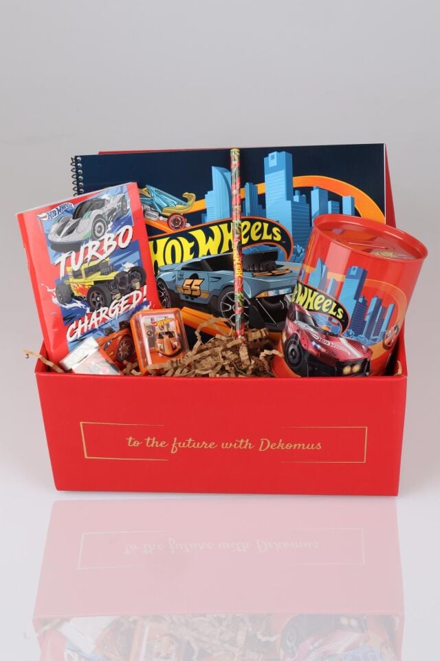 DEKOMUS ÖZEL KUTULU YENİ SEZON LİSANSLI HOT WHEELS KIRTASİYE SETİ