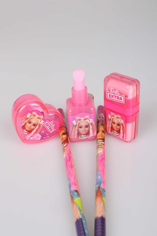 LİSANSLI BARBIE OJE TASARIM SİLGİLİ KALEMTRAŞ,2'Lİ KURŞUN KALEM,SÜPÜRGELİ SİLGİ VE KALPLİ KALEMTRAŞ SETİ