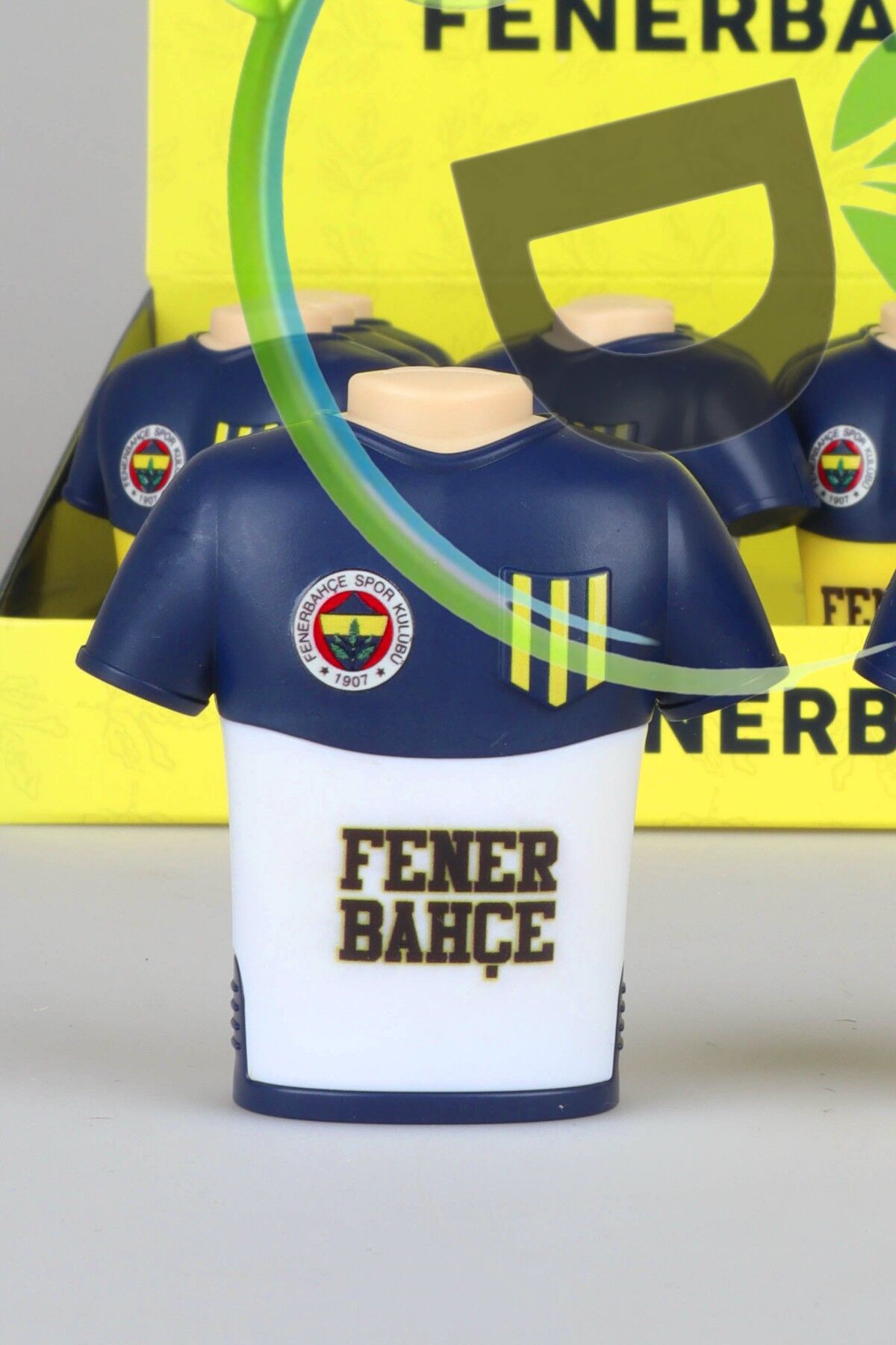 ''DEKOMUS CEP DEFTERİ HEDİYELİ'' LİSANSLI FENERBAHÇE SİLGİLİ FORMA TASARIMLI KALEMTRAŞ ''TEK ADET''