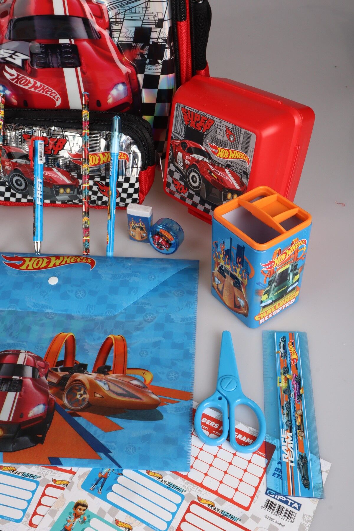 YENİ SEZON LİSANSLI HOT WHEELS OKUL ÇANTASI VE KALEM ÇANTASI İLE MATARA,BESLENME KABI VE KIRTASİYE SETİ ÇITÇIT DOSYA,KALEM,SİLGİ,KUMBARA,KALEMTRAŞ,RESİM DEFTERİ,OKUL ETİKETİ