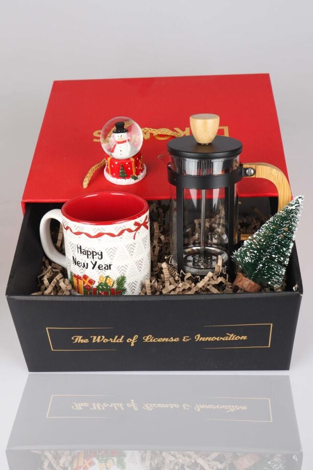 DEKOMUS ÖZEL KUTULU MUTLU YILLAR SERİSİ FRENCHPRESS, KUPA, ÇAM AĞACI VE KAR KÜRESİ SETİ ''YENİ YIL MERRY CHRISTMAS ''