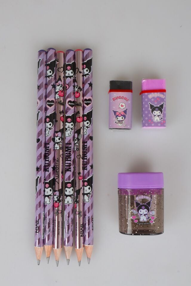 DEKOMUS CEP DEFTERİ HEDİYELİ LİSANSLI KUROMI 6 ADET KURŞUN KALEM,2 ADET SİLGİ VE KALEMTRAŞ SETİ