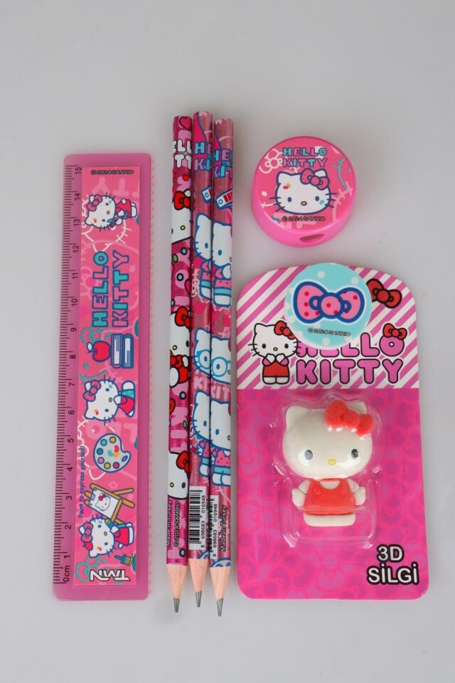DEKOMUS CEP DEFTERİ HEDİYELİ LİSANSLI HELLO KITTY ''3 ADET KURŞUN KALEM,3D SİLGİ,KALEMTRAŞ,CETVEL SETİ