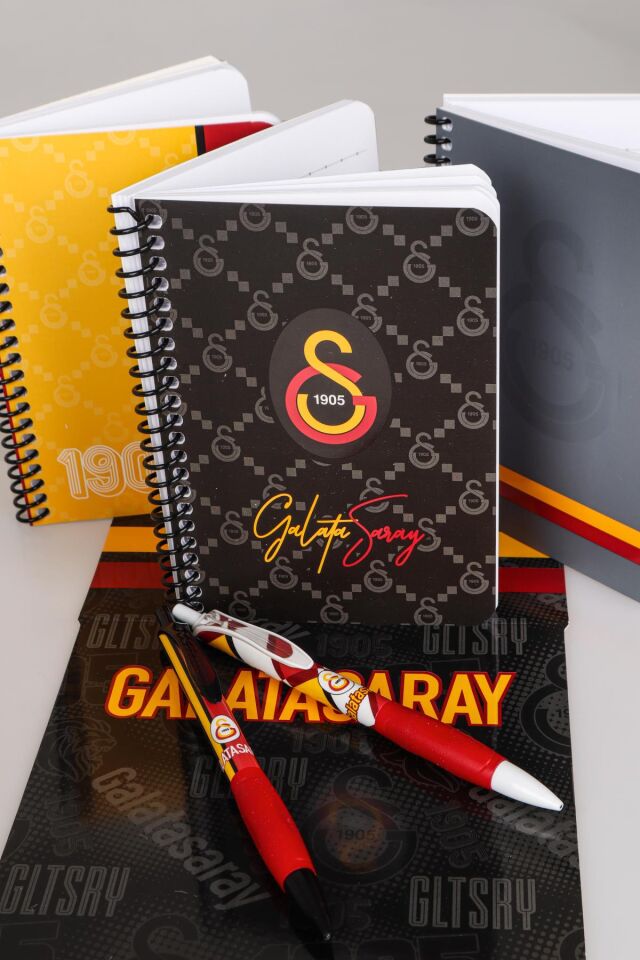 ''DEKOMUS CEP DEFTERİ HEDİYELİ'' YENİ SEZON LİSANSLI GALATASARAY SERT KAPAK BLOKNOT VE VERSATİL UÇLU KALEM 0.7 MM 2'LİSİ