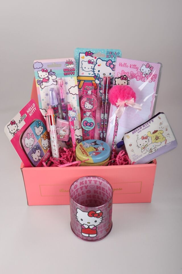 DEKOMUS İLE LİSANSLI HELLO KITTY 17 PARÇA KIRTASİYE SETİ VERSATİL UÇLU KALEM,CETVEL,METAL,SİLGİ,KALEMTRAŞ