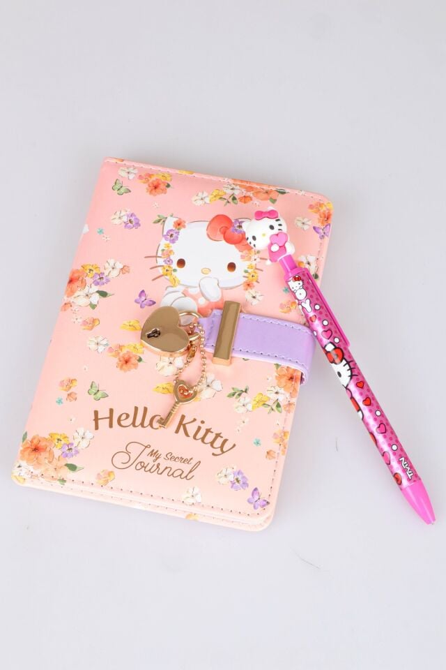 DEKOMUS İLE LİSANSLI HELLO KITTY SECRET GARDEN EDITION A6 KİLİTLİ HATIRA DEFTERİ & 3D FİGÜRLÜ UÇLU KALEM 0.7 MM 2'LİSİ