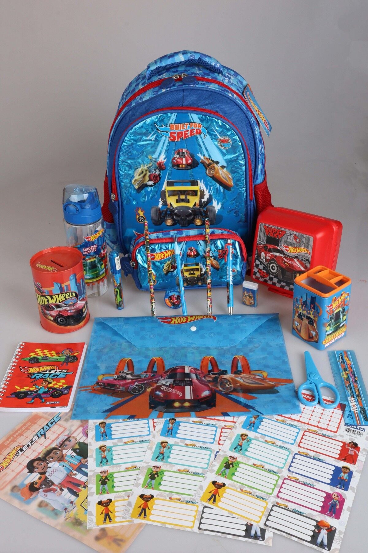 DEKOMUS İLE YENİ SEZON LİSANSLI HOT WHEELS İLKOKUL ÇANTASI VE KALEM ÇANTASI İLE MATARA,BESLENME KABI VE KIRTASİYE SETİ ÇITÇIT DOSYA,KALEM,SİLGİ,KUMBARA,KALEMTRAŞ,RESİM DEFTERİ,OKUL ETİKETİ