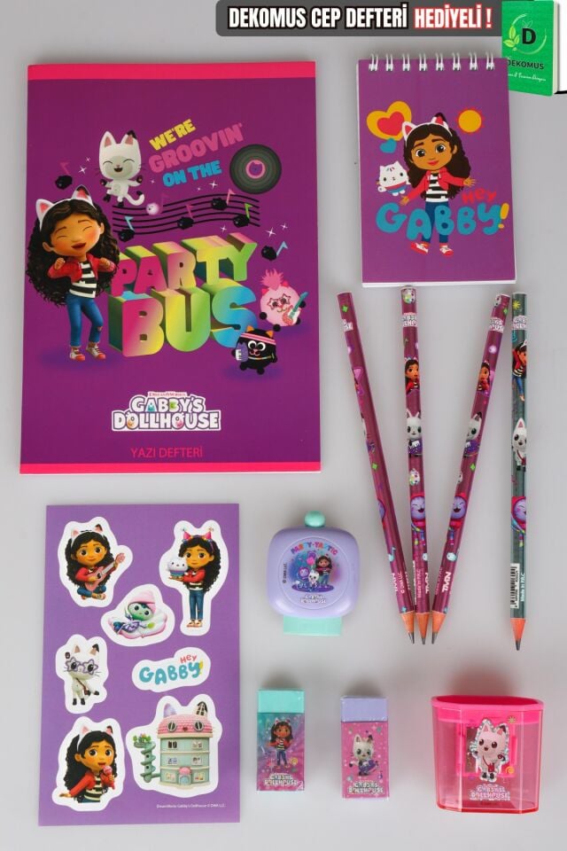 Lisanslı Gabby’s Dollhouse 11 Parça Kırtasiye Seti Yazı Defteri,Kurşun Kalem,Silgi,Kalemtraş Dekomus Cep Defteri Hediyeli