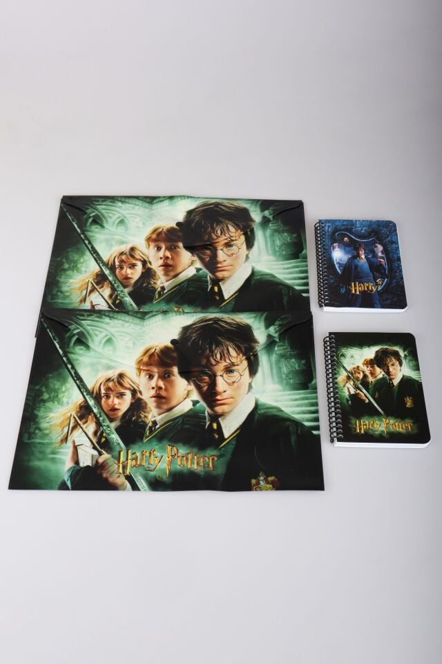 DEKOMUS İLE LİSANSLI HARRY POTTER 2 ADET ÇITÇIT DOSYA VE 2 ADET SPIRALLI A6 ÇİZGİLİ NOT DEFTERİ / BLOKNOT OKUL SETİ