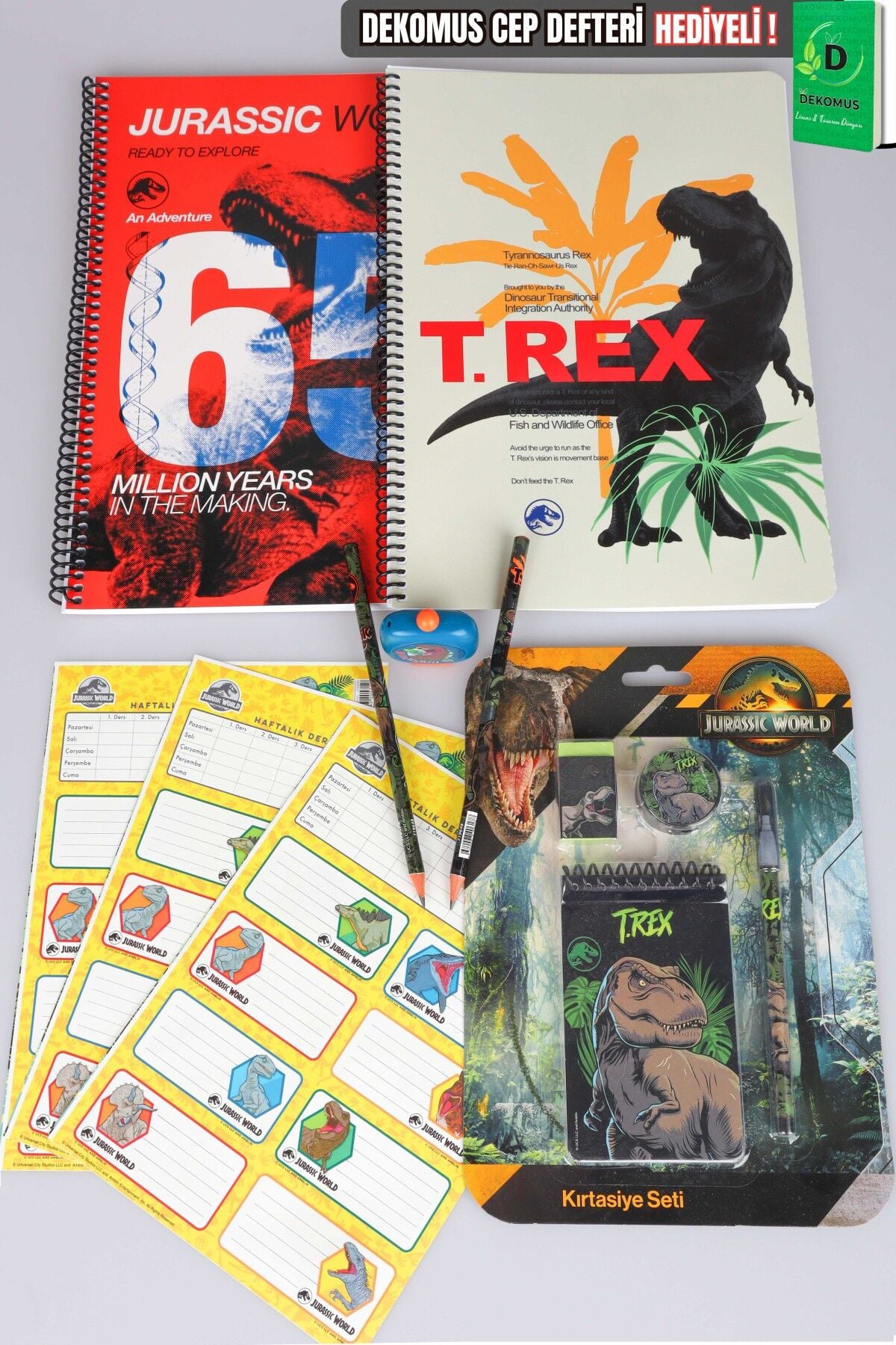 Dekomus, Jurassıc World Lisanslı Kareli ve Çizgili A4 Defter,Kurşun Kalem,Okul Etiketi,Silgi,Kalemtraş Seti