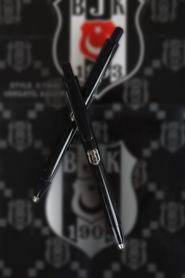 DEKOMUS CEP DEFTERİ VE YENİ SEZON LİSANSLI BEŞİKTAŞ VERSATİL UÇLU KALEM STYLE 0.7 MM 2'LİSİ