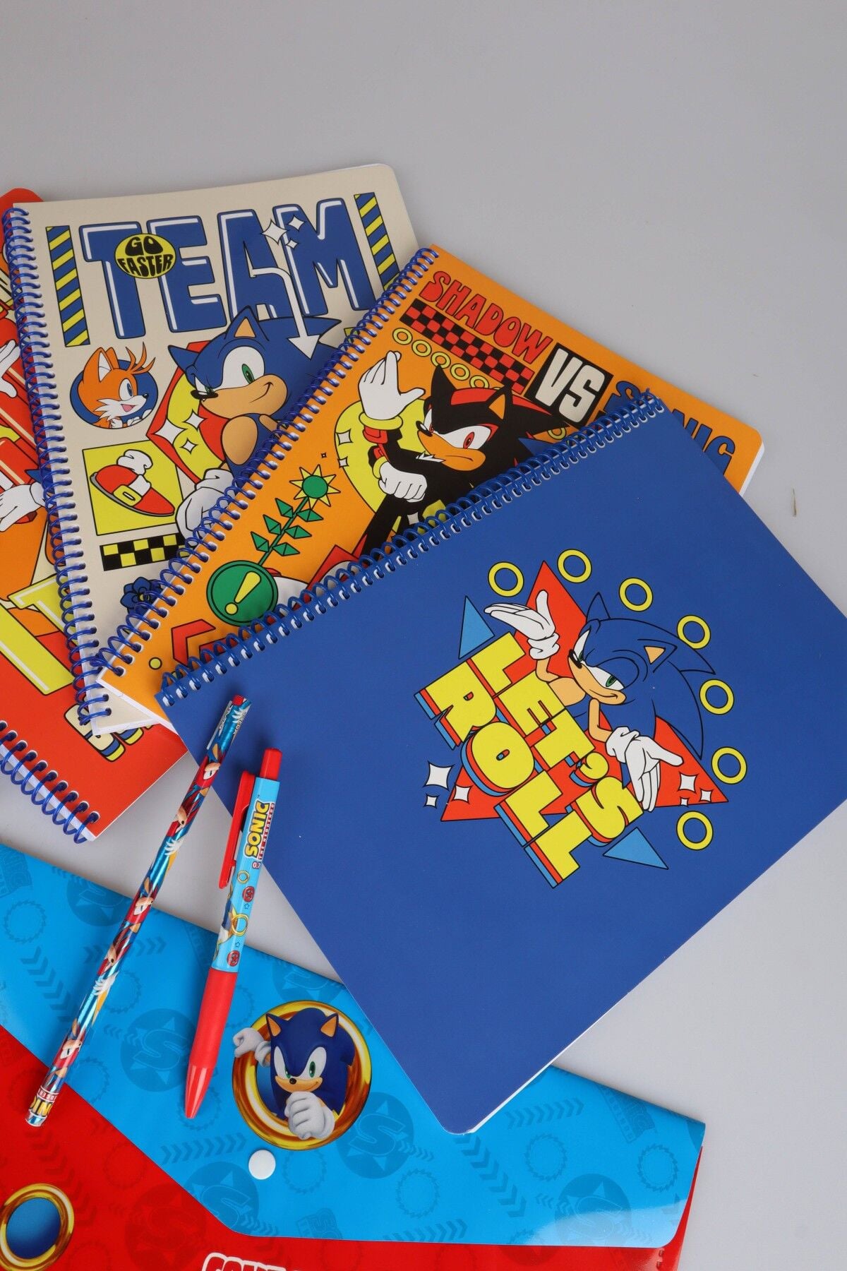 x Dekomus ''Speed Force Collection'' Lisanslı Sonic Premıum Kırtasiye Seti 4 adet A4 defter,Okul Etiketi,Dosya