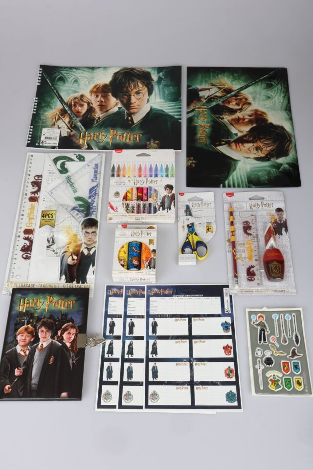 Maped x Dekomus ''Wizard Icons Collection'' Harry Potter Lisanslı Kırtasiye Seti 31 Parça Kırtasiye Seti Cetvel Seti,Makas,Kurşun Kalem ve Stick Yapıştırıcı Seti