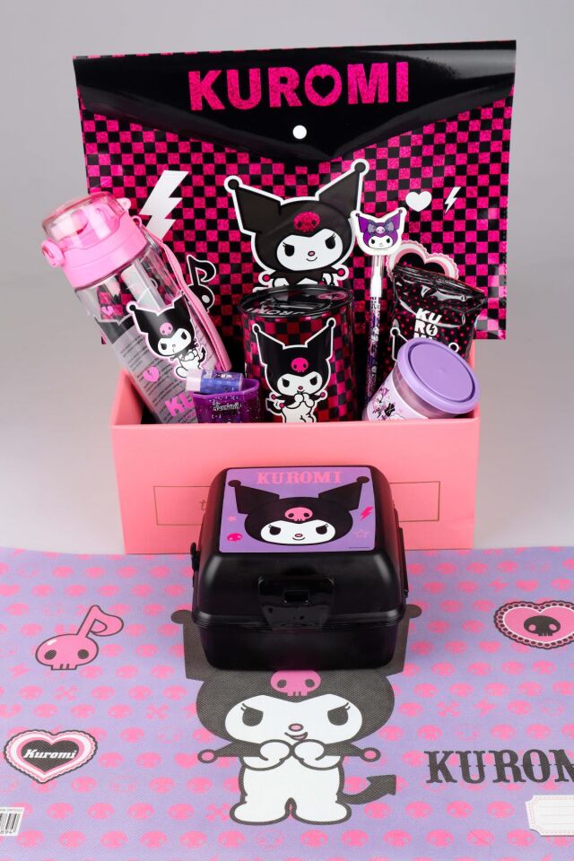 YENİ SEZON LİSANSLI KUROMI GIFT BOX ÖZEL KUTULU 500 ML MATARA,BESLENME KABI İLE KIRTASİYE OKUL SETİ