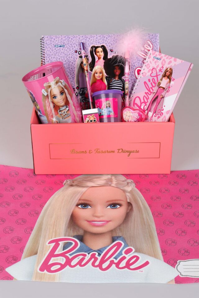 DEKOMUS GIFT BOX ÖZEL KUTULU BARBIE'NIN PEMBE DÜŞLER KOLEKSİYONU ÖZEL TASARIM KIRTASİYE SETİ
