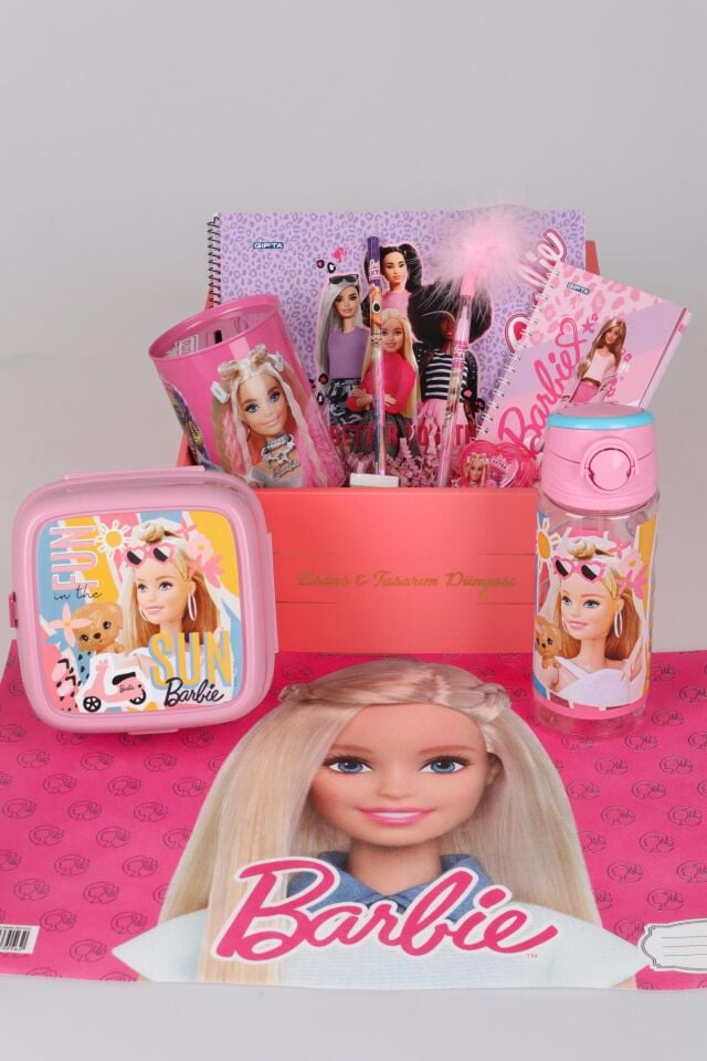 DEKOMUS ÖZEL KUTULU BARBIE'NİN YAZ SERÜVENİ KIRTASİYE OKUL SETİ YENİ KOLEKSİYON