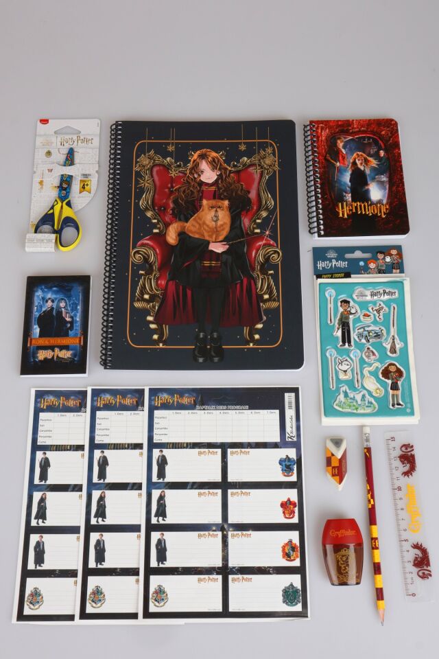 x Dekomus ''Wizard Icons Collection'' Harry Potter Lisanslı Kırtasiye Seti Makas,A4 defter,Cetvel,Kurşun Kalem,Silgi,Kalemtraş