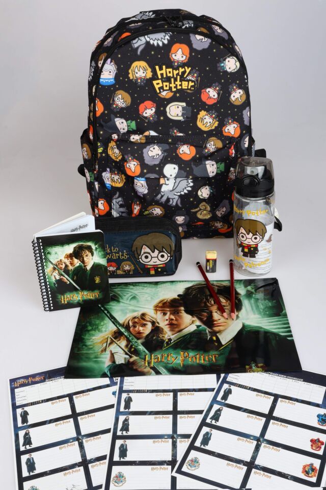 DEKOMUS İLE LİSANSLI HARRY POTTER BÜYÜK BOY OKUL ÇANTASI,KALEM ÇANTASI VE TRITAN MATARA 500 ML İLE KIRTASİYE SETİ
