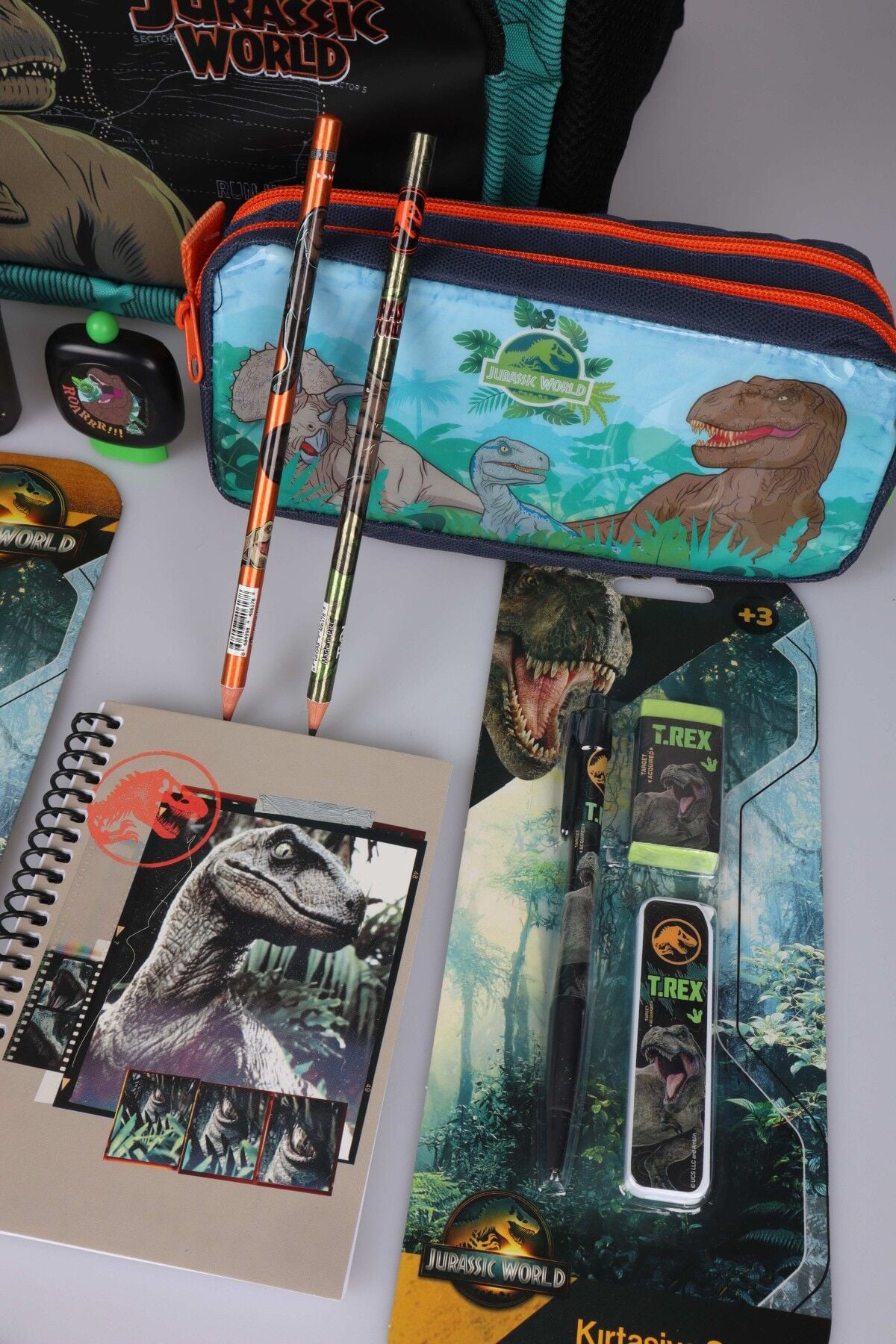x Dekomus ''T-Rex Force Collection'' Jurassıc World Lisanslı Okul,Beslenme ve Kalem Çantası Kırtasiye Seti