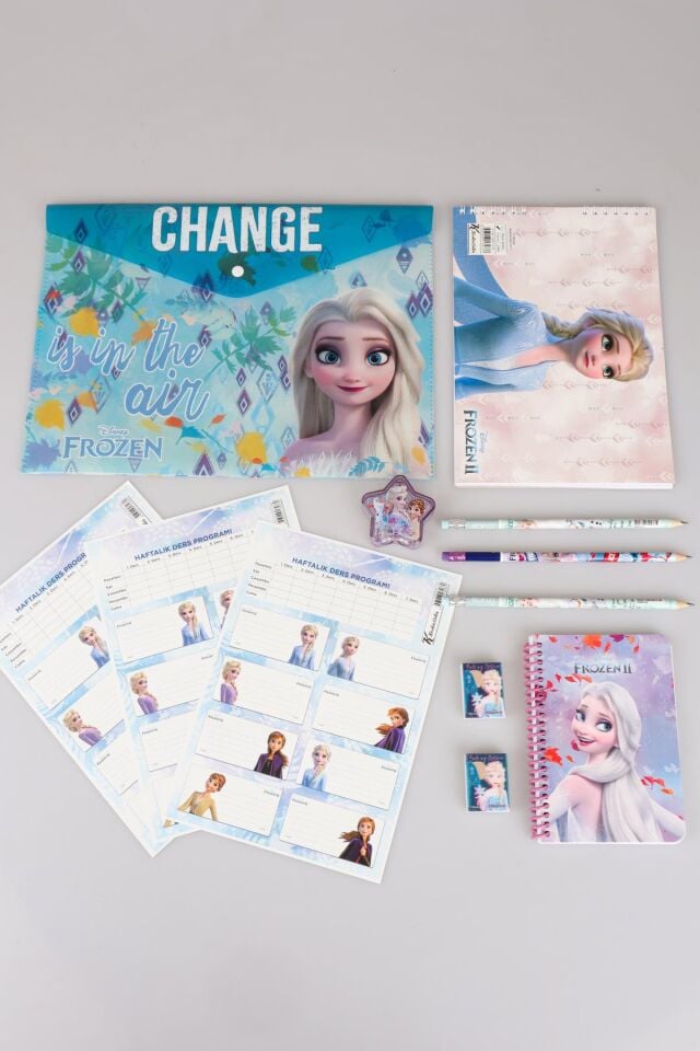 DEKOMUS LİSANSLI ELSA FROZEN 12 PARÇA KIRTASİYE SETİ ÇITÇIT DOSYA,OKUL ETİKETİ,SİLGİLİ KURŞUN KALEM,KALEMTRAŞ,BLOKNOT,RESİM DEFTERİ