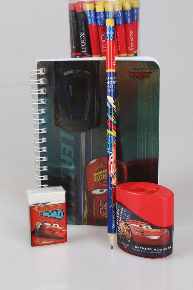 LİSANSLI CARS BLOKNOT, KURŞUN KALEM, ÇİFT BIÇAKLI KALEMTRAŞ VE SİLGİ KIRTASİYE SETİ