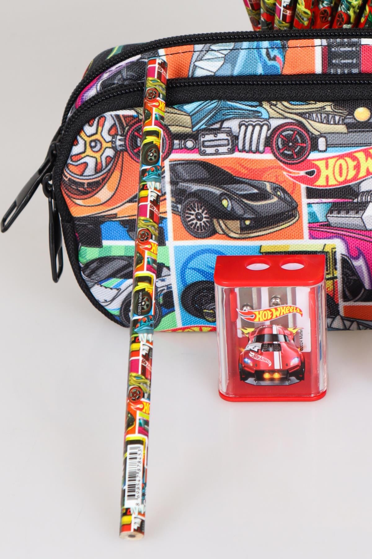 YENİ SEZON LİSANSLI HOT WHEELS KALEM ÇANTASI,2 ADET KURŞUN KALEM,SİLGİ VE ÇİFT BIÇAKLI KALEMTRAŞ KIRTASİYE SETİ
