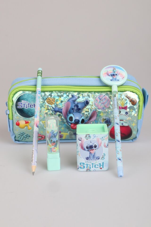 x Dekomus Lisanslı Stitch ''Iconic Blue Collection'' Kalem Çantası, Labirent Figürlü Geçmeli Kalem, Kalemtraş, Ruj Silgi Ve Kurşun Kalem Seti