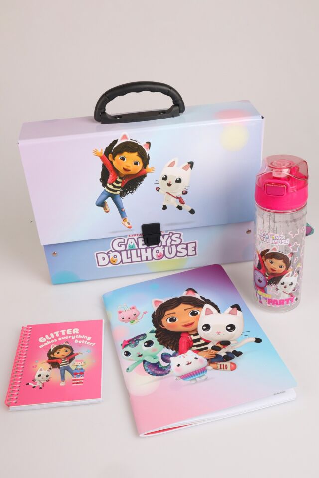x Dekomus Lisanslı Gabby’s Dollhouse Magic School Collection 500 Ml Tritan Matara, Saplı Çanta, Defter Ve Bloknot Seti