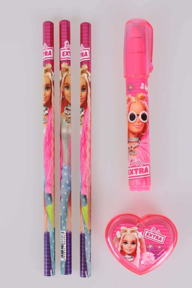 DEKOMUS İLE LİSANSLI BARBIE 3 ADET KURŞUN KALEM,ROKET SİLGİ VE KALPLİ KALEMTRAŞ SETİ
