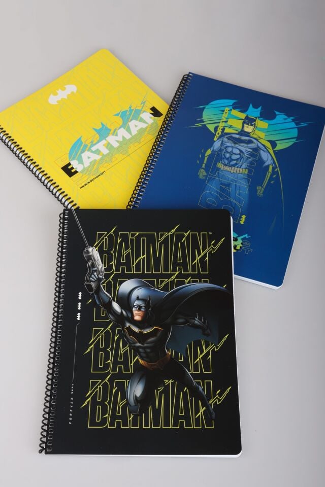 DEKOMUS İLE LİSANSLI BATMAN ''TEKLİ'' A4 80 YAPRAK ÇİZGİLİ DEFTER